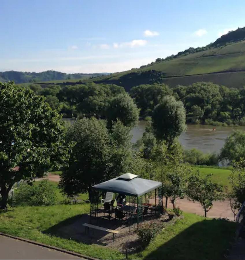 Casa Barzen - Stilvoll Urlauben An Der Mosel Apartment Reil Ngoại thất bức ảnh